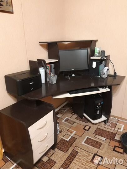 Компьютерный стол