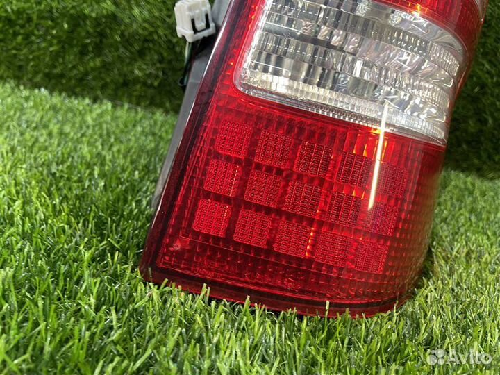 Стоп-сигнал задний правый Nissan Serena TNC24