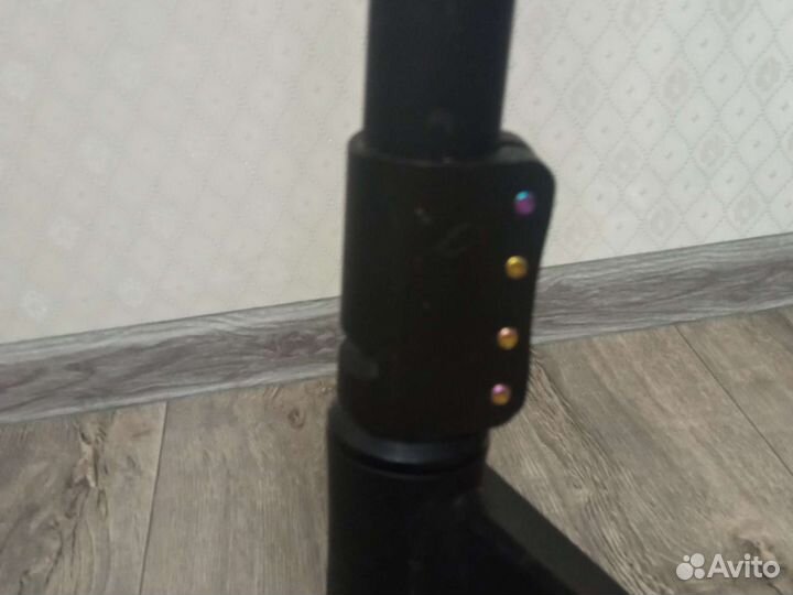 Трюковой самокат novatrack