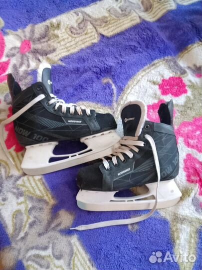 Коньки хоккейные
