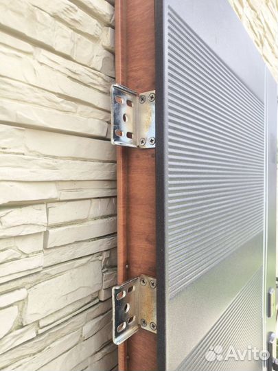 Входная металлическая дверь бу 205 86