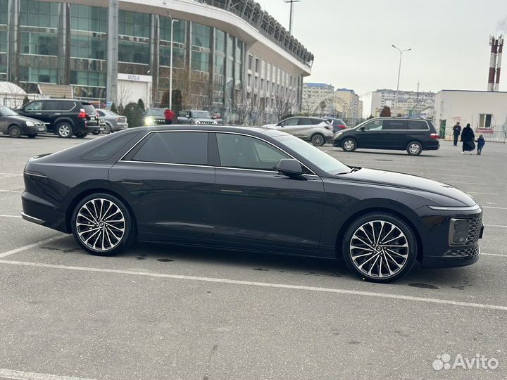 Hyundai Grandeur 2.5 AT, 2022, 9 000 км