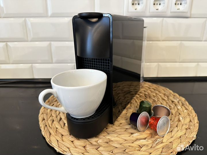 Кофемашина капсульная Nespresso C30 Black