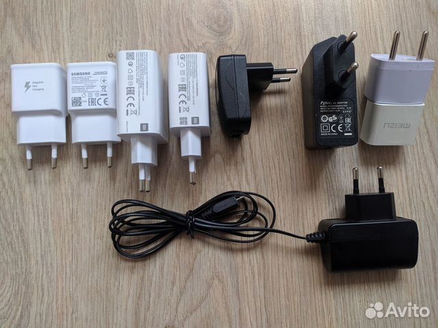 Зарядное устройство (с выходом под USB кабель)