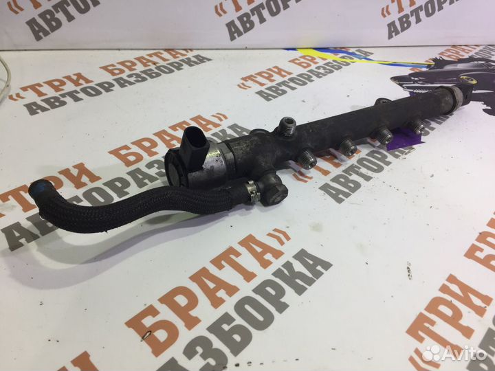 Мерседес Спринтер Рейка топливная с датчиком