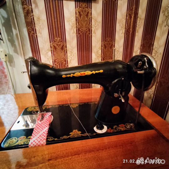 Швейная машина ножная