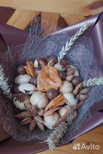 Букет из орехов и сухофруктов, подарок маме
