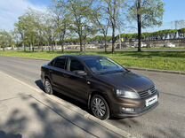 Volkswagen Polo 1.6 MT, 2015, 240 000 км, с пробегом, цена 700 000 руб.