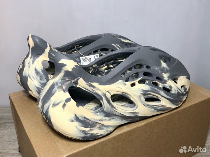 10us Adidas Yeezy Foam rnnr Moon Grey Runner