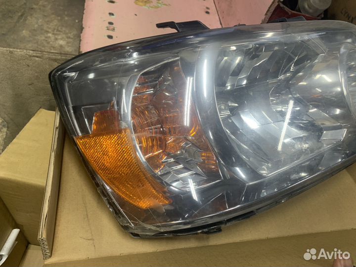 Продам фару toyota highlander