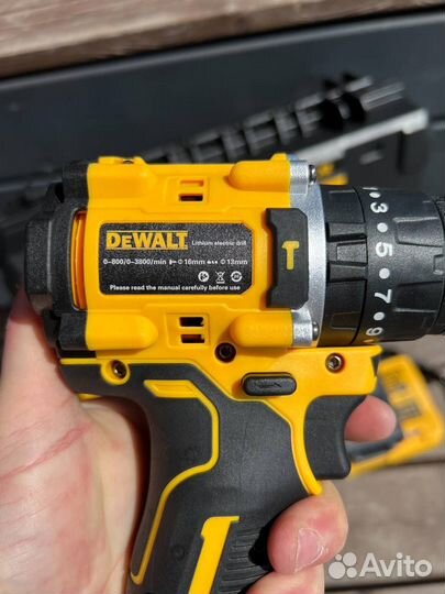 Шуруповерт dewalt 18v новый