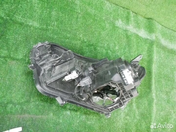 Фара правая Toyota RAV4