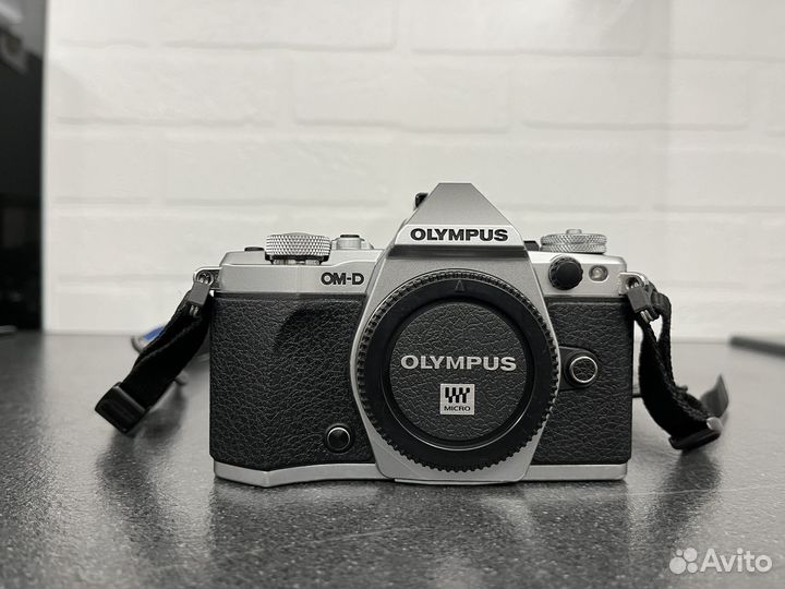 Фотоаппарат Olympus OM-D E-M5 mark II + объектив