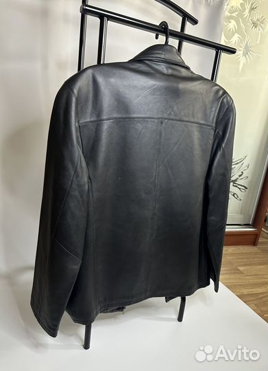 Куртка кожаная женская 48 L