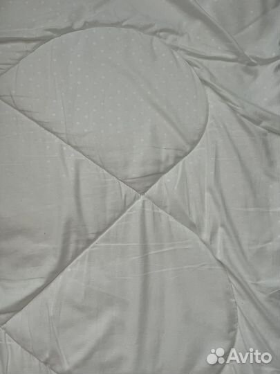 Одеяло подушка и постельное