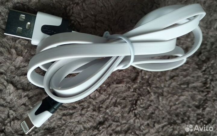 Кабель Lightning для зарядки iPhone