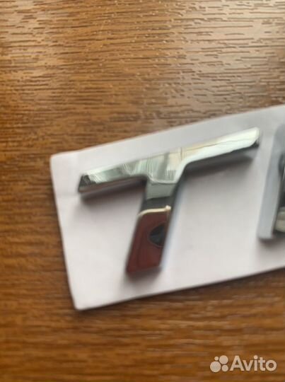 Для автомобиля наклейка хромированная