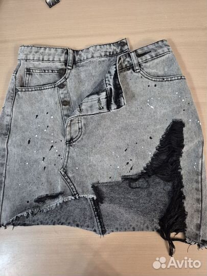 Юбка джинсовая мини с разрывами серого цвета 2mood