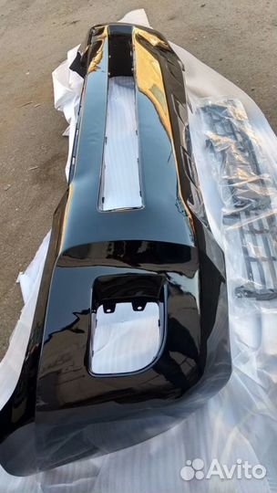 Land Cruiser 200 Бампер новый окрашен B9DN8