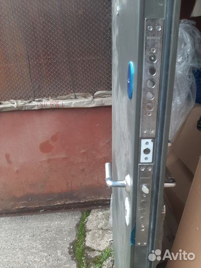 Дверь входная металлическая новая