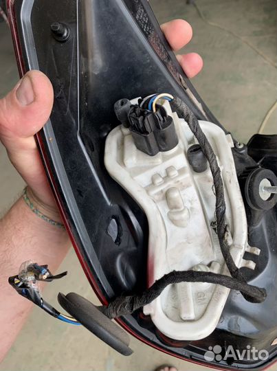 Задний правый фонарь в крыло Оpel astra J. 5D