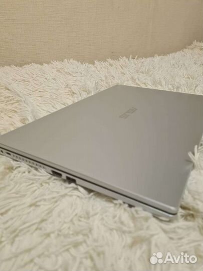 Ноутбук asus