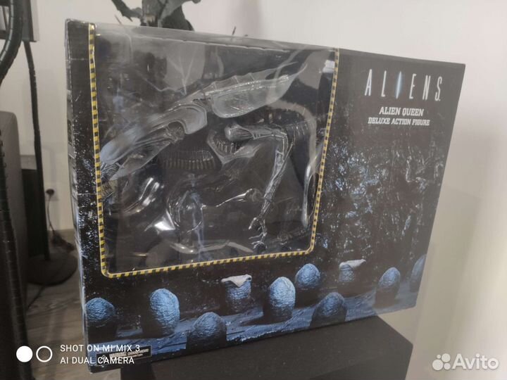 Alien queen deluxe action sales figure