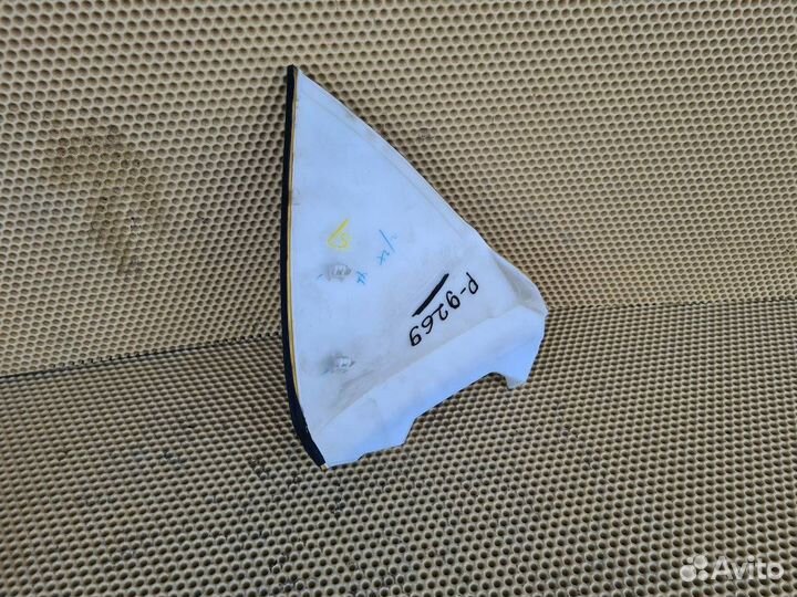 Накладка торпеды передняя правая Infiniti G35 G25