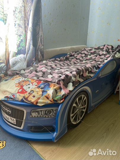 Детская кровать машинка с матрасом бу