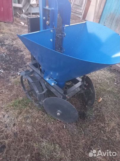 Картофелесажалка для мотоблока