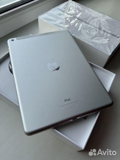iPad 6 2018 32gb LTE (с SIM) Silver
