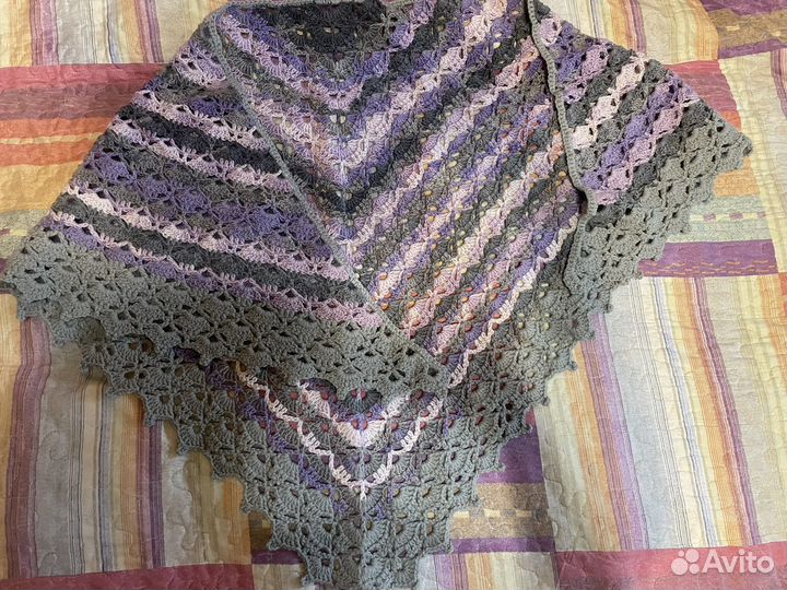 Вязаный платок бактус шаль