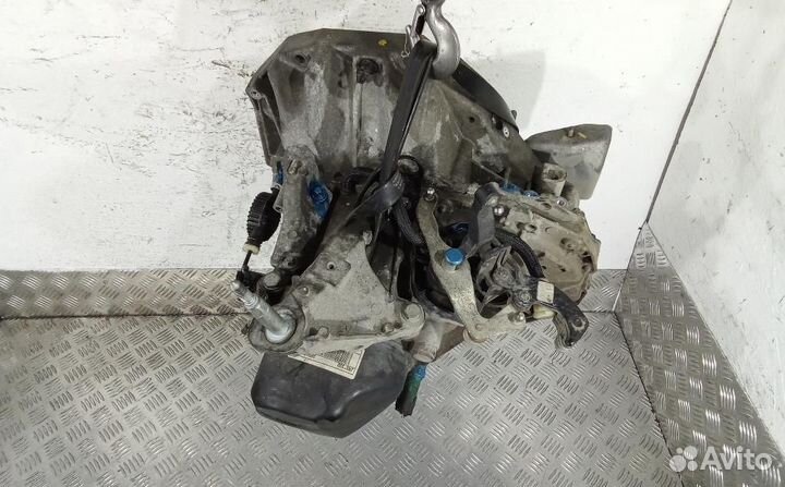 МКПП (механическая коробка переключения передач) R