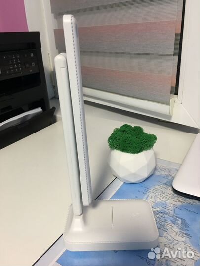 LED настольная лампа с аккумулятором