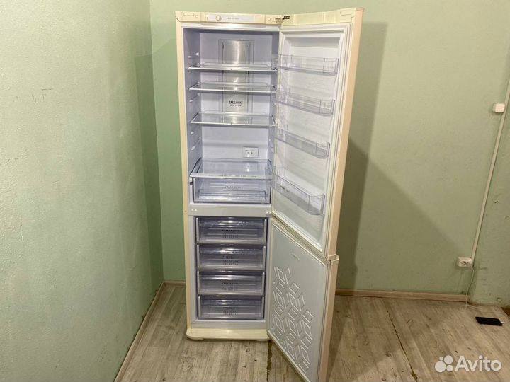 Холодильник Бирюса