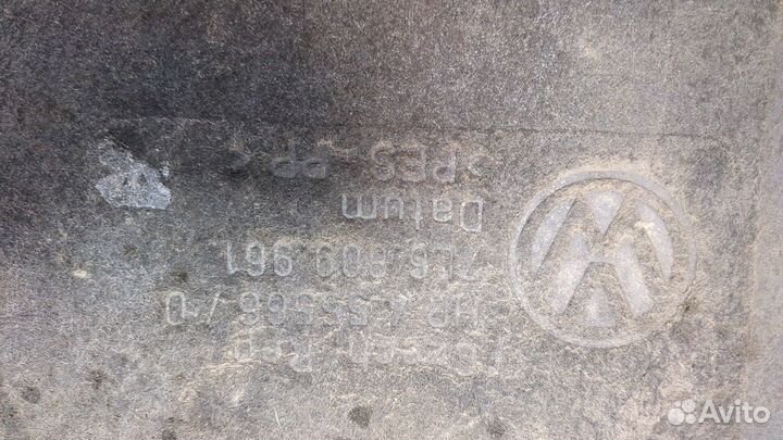 Защита арок (подкрылок) левая передняя Volkswagen Touareg, 2008