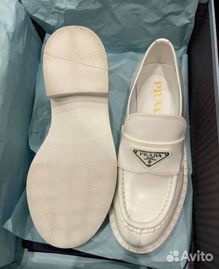 Лоферы женские Prada