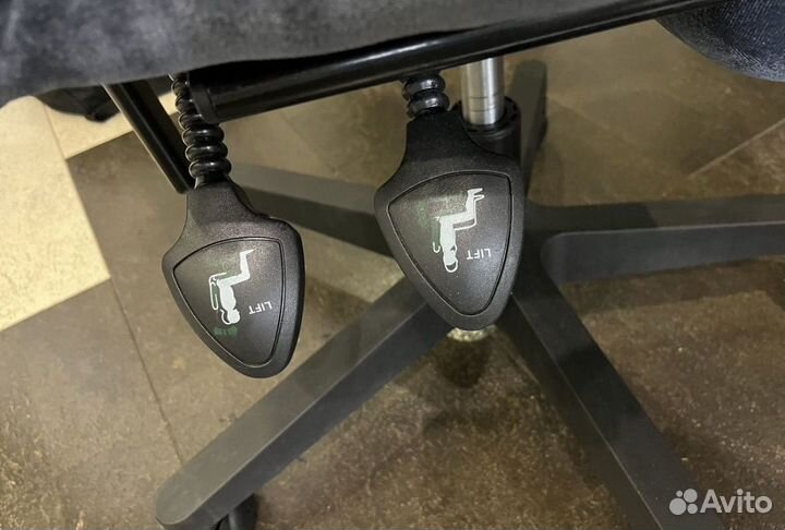 Компьютерное кресло игровое новое