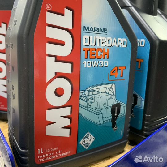 Масло Motul 4Т 10w40 / 10w30 для лодочного двигате