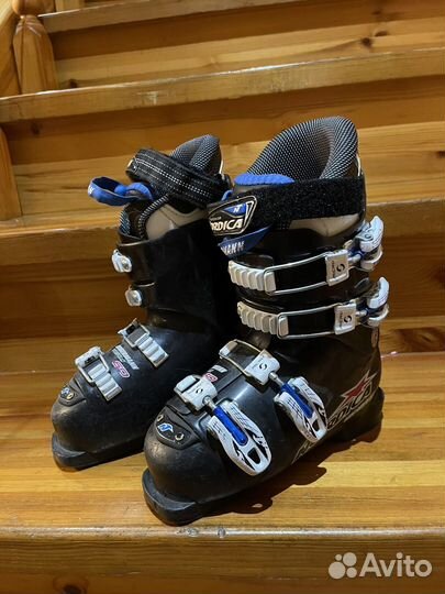 Горнолыжные ботинки