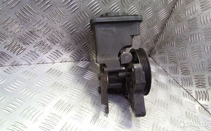 Насос гур 6758565 Land Rover Range Rover 3 LM (200