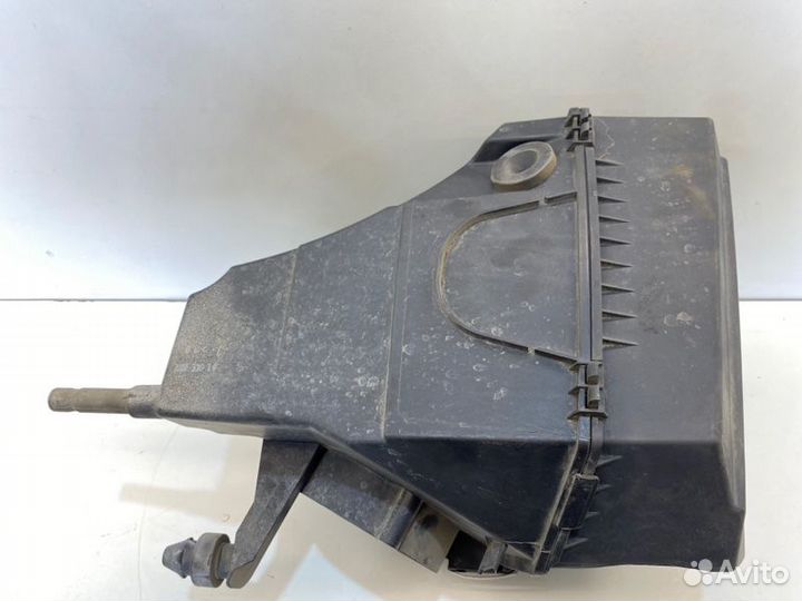 Корпус воздушного фильтра Audi A6 C6 2.0 2008