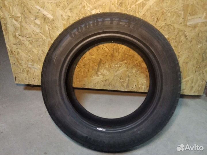 Goodyear EfficientGrip 235/55 R17 99V