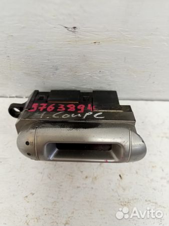 Часы Хендай Tiburon 1