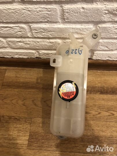 Расширительный бачок Toyota RAV4 (40) до рест