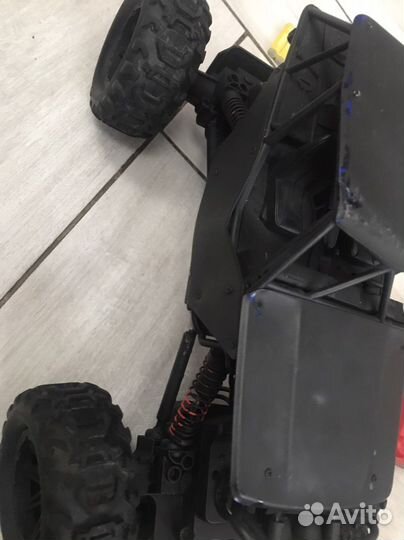 Машина джип на пульте