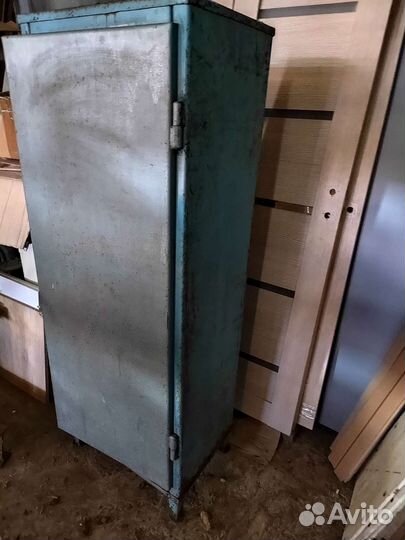 Шкаф металлический для инструментов бу