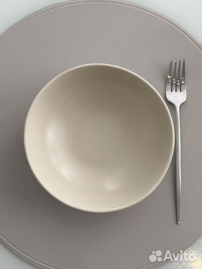 Набор посуды (тарелки, кружки) на 4 персоны