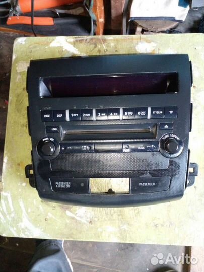 Автомагнитола бу штатная на Митсубиси Аутлендр Xl
