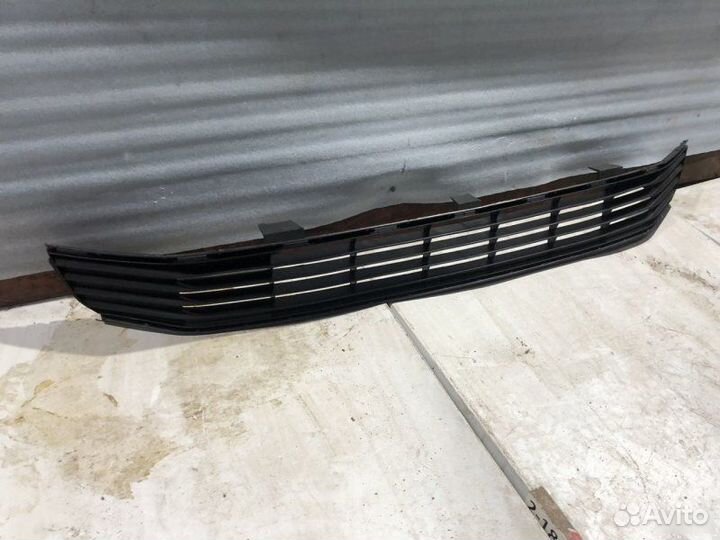 Решетка бампера Toyota Camry v50